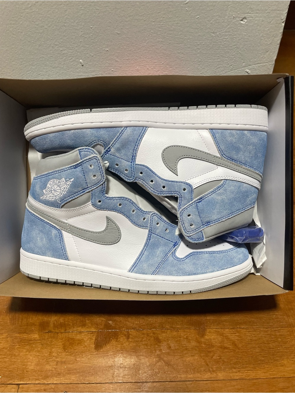 Jordan Air 1 High - White, Light Blue & Grey